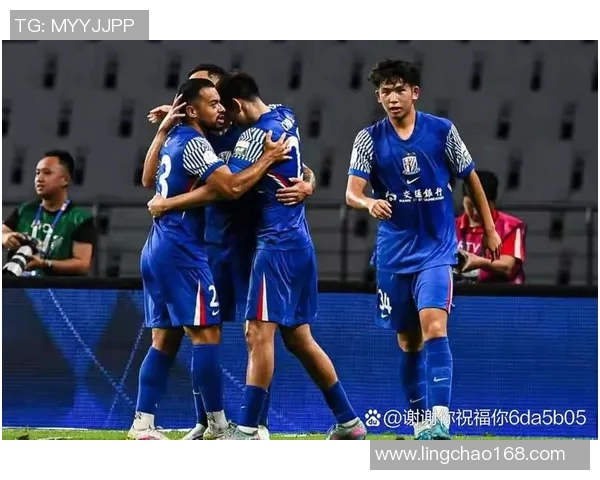 上海申花迎战辽宁开新期待精彩对决展现足球魅力与激情的较量 上海申花迎战辽宁开新期待精彩对决展现足球魅力与激情的较量